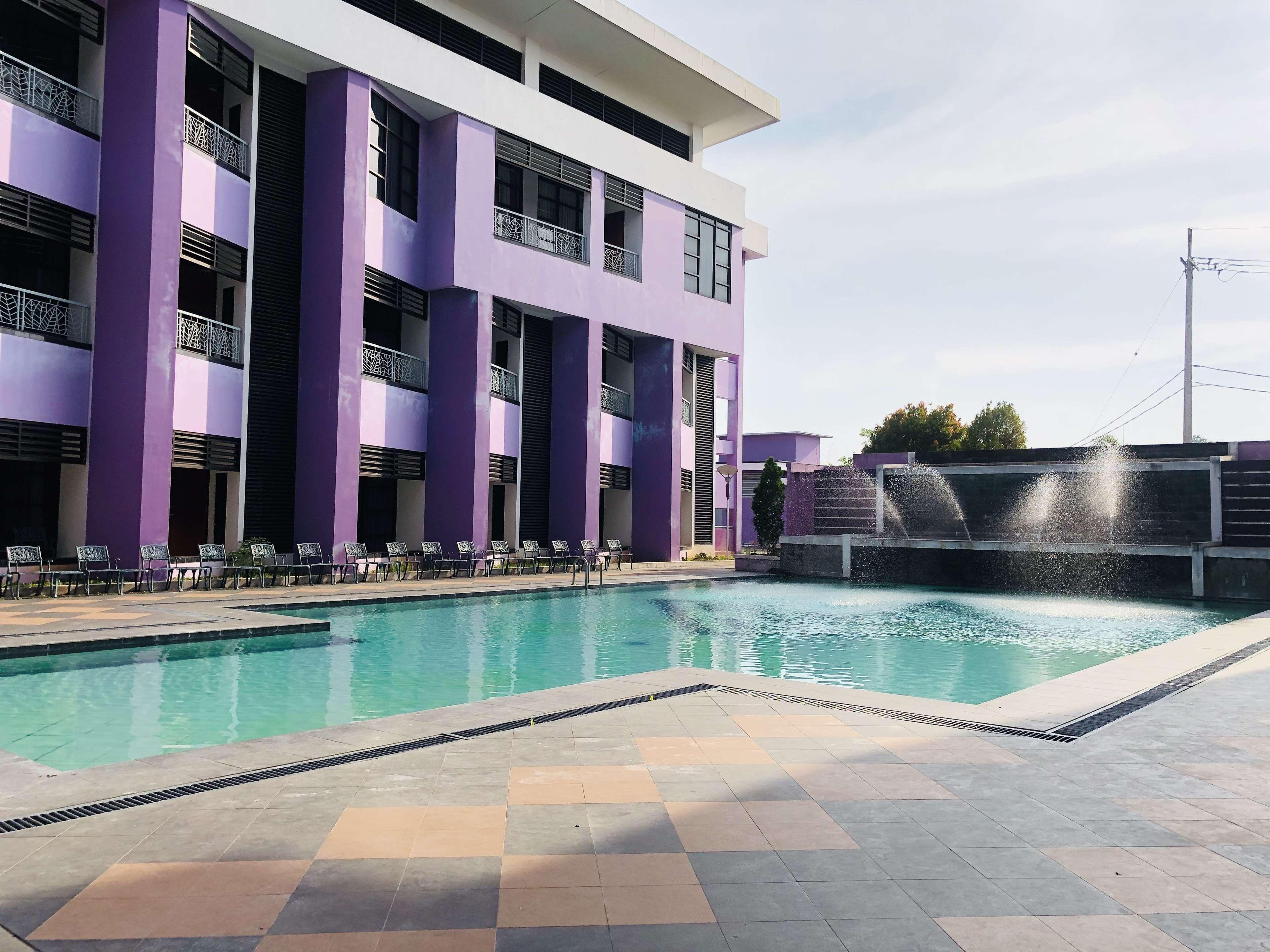 Kyriad Sadurengas Hotel Tanah Grogot Exterior foto